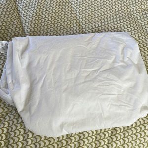 Queen water proof mattress cover